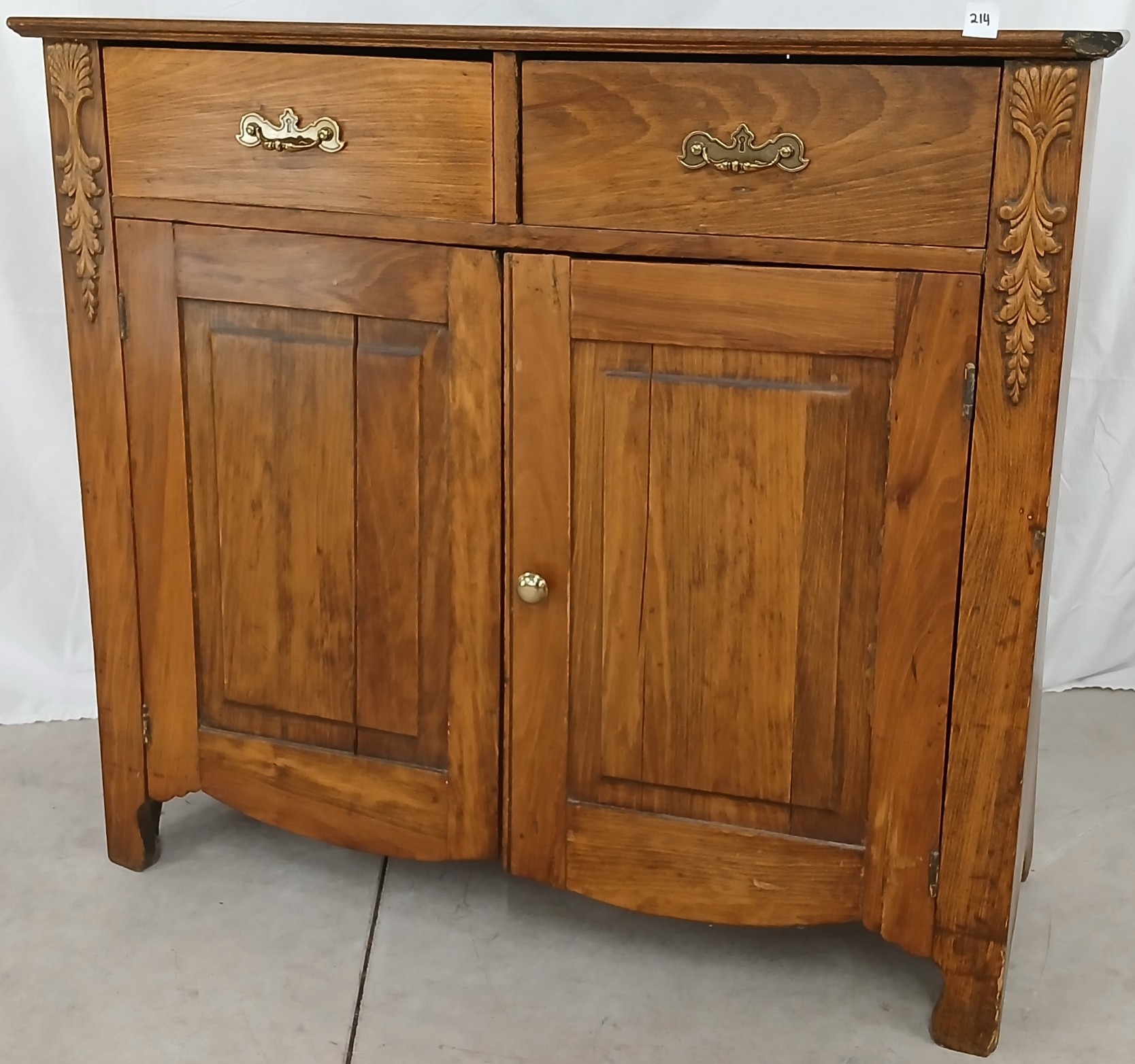 FARMHOUSE KITCHEN CUPBOARD